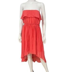 Minimi Accoridon Pleated Strapless High Low Dress
